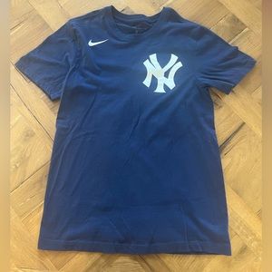 Yankees Tshirt Adult Size Small Like New Worn Once